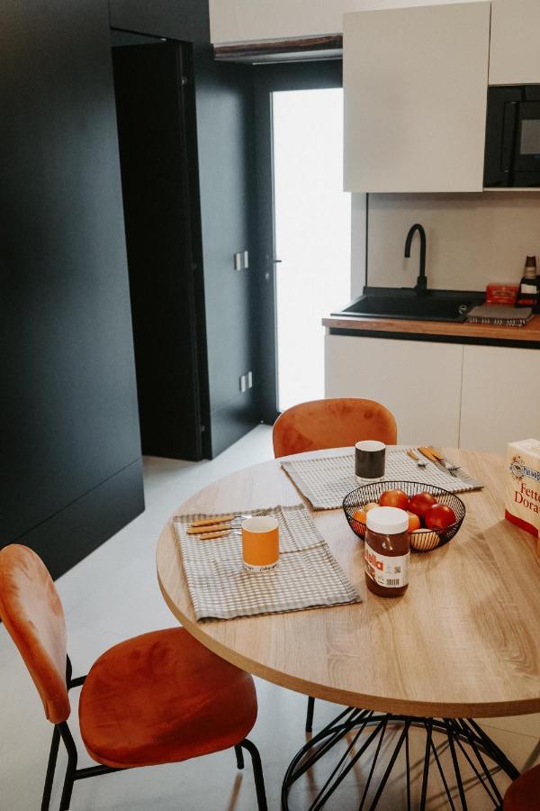 Dislocati Bnb - Jacuzzi Privata - Cucina - Tv60" - Minimal Luxury Marigliano Exterior foto